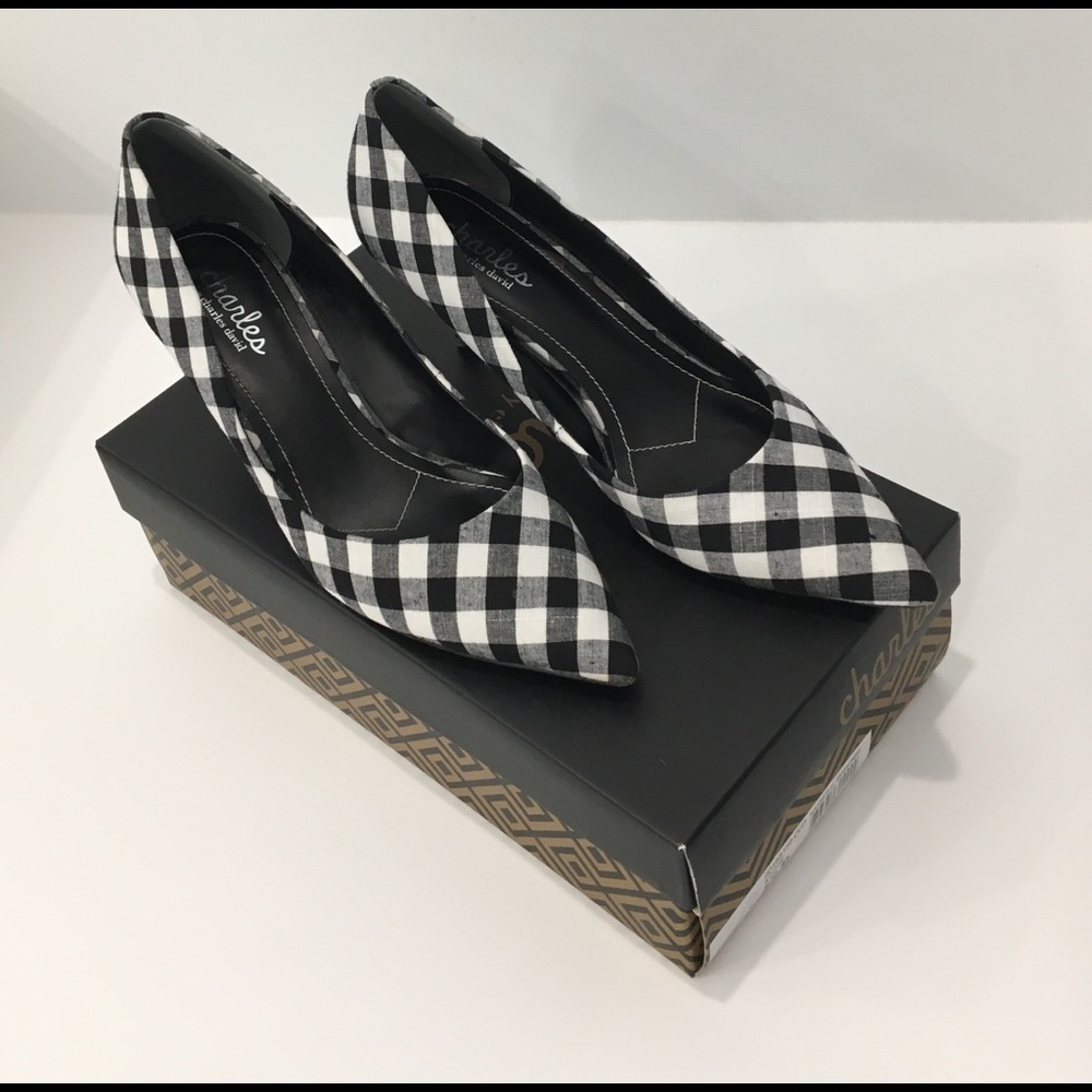 CHARLES By CHARLES DAVID Addie Pumps